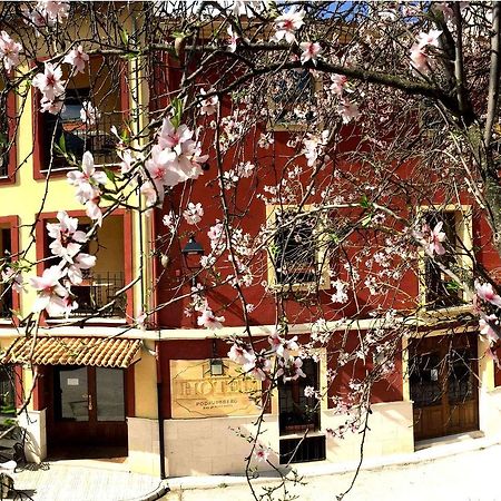 Podiumberg Hotel Quatretondeta Екстериор снимка