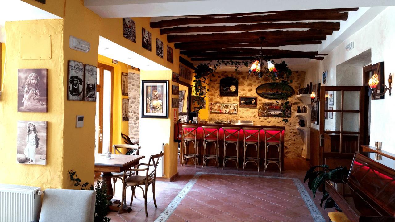 Podiumberg Hotel Quatretondeta Екстериор снимка