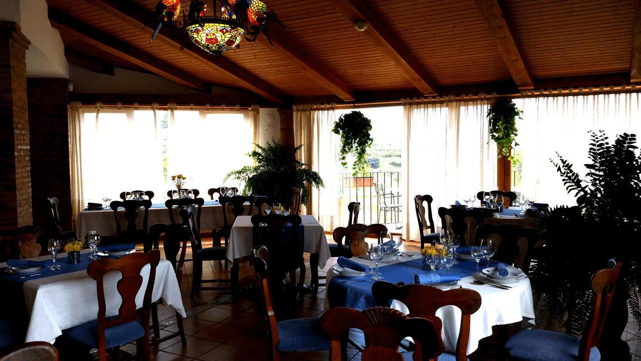 Podiumberg Hotel Quatretondeta Екстериор снимка