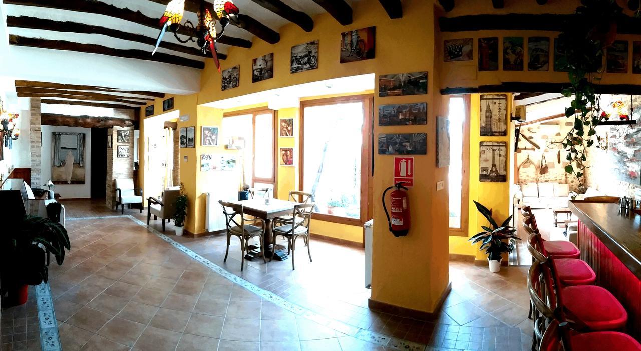 Podiumberg Hotel Quatretondeta Екстериор снимка