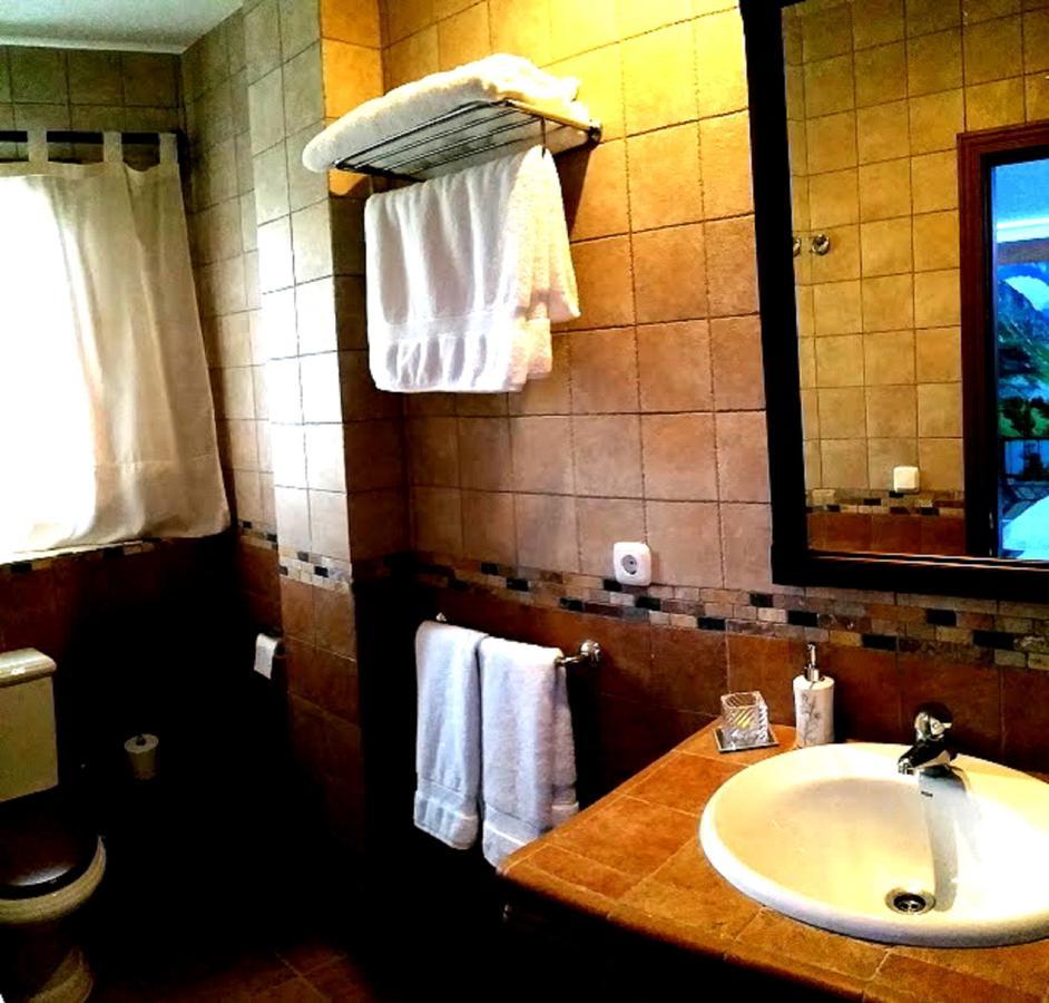 Podiumberg Hotel Quatretondeta Екстериор снимка